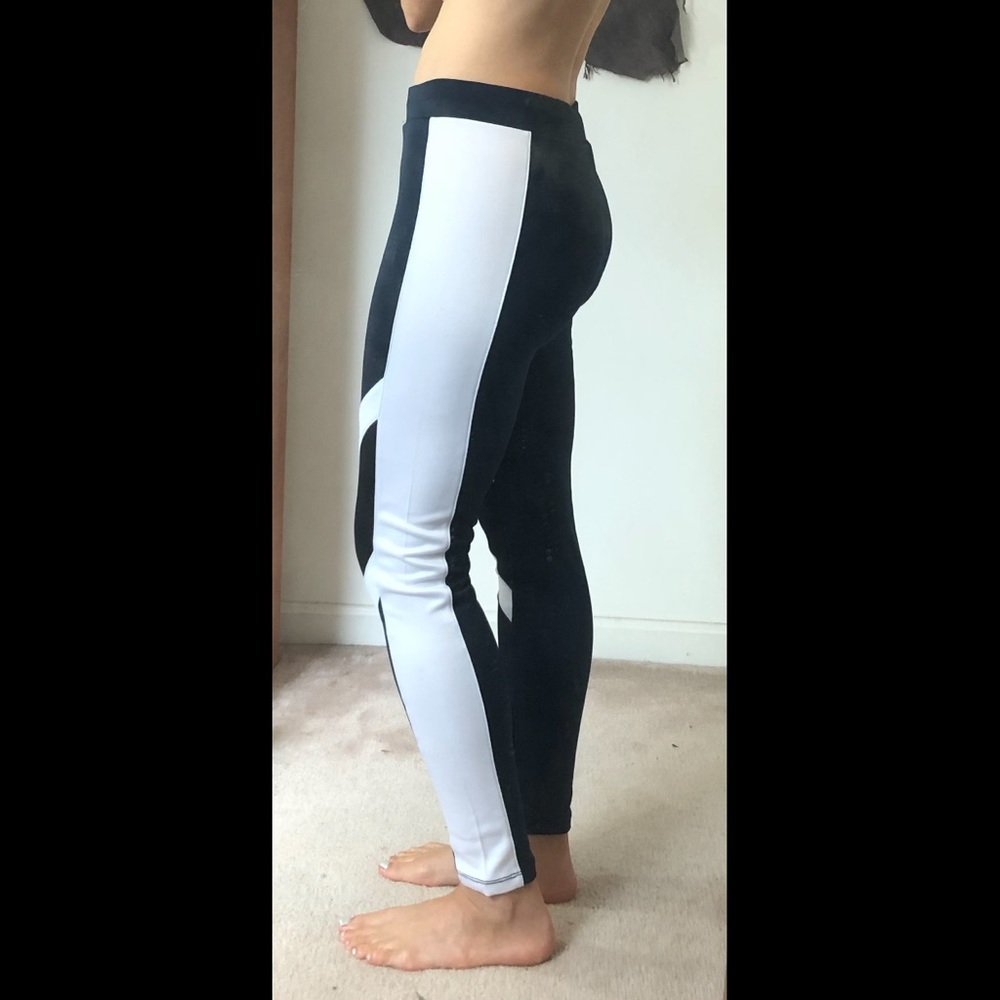 Black white & navy leggings